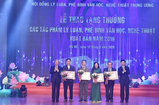 Trao 15 giải thưởng phê bình, lí luận văn học nghệ thuật năm 2019 - ảnh 3