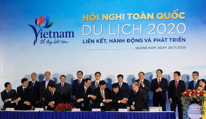 Phó Thủ tướng Vũ Đức Đam: Nắm tay nhau hành động đưa du lịch vượt khủng hoảng - ảnh 3