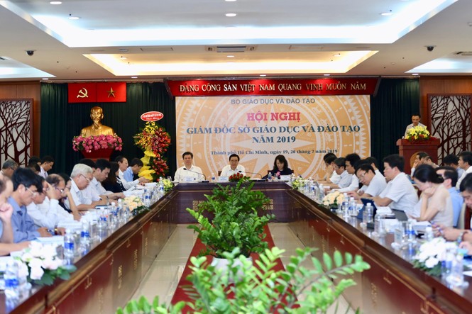 Bộ trưởng Phùng Xuân Nhạ: Chấn chỉnh giáo dục đạo đức, không để xảy ra gian lận - ảnh 1