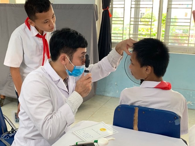 Khám sau nửa tháng cháy xưởng Rạng Đông: Có học sinh được đề nghị chuyển viện - ảnh 3