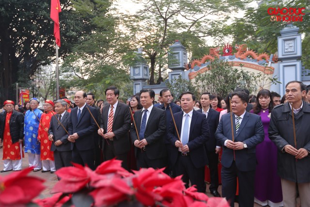 Hà Nội khai bút đầu xuân tại đền thờ Chu Văn An - ảnh 1