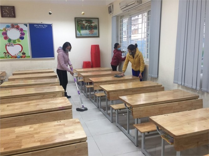 Học sinh trở lại trường vẫn phải 'chiến đấu với dịch bệnh' - ảnh 5