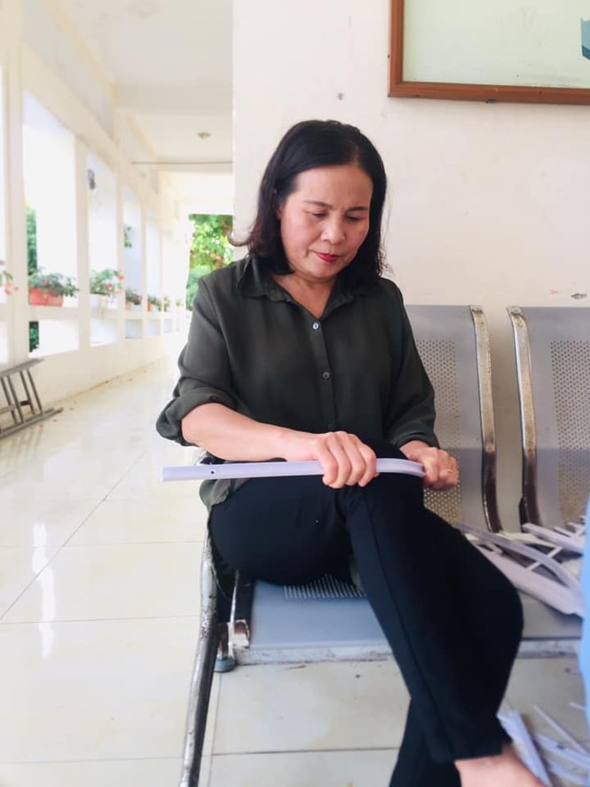 Giáo viên Trường THPT Kỳ Anh sáng chế kính che mặt ngừa COVID-19 - ảnh 1