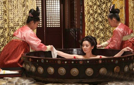 Bí quyết tạo mùi hương tăng 'ham muốn' của mỹ nhân Trung Hoa - ảnh 2