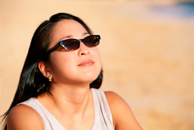 ‘Tuyệt chiêu’ bảo vệ đôi mắt ngày nắng nóng - ảnh 1
