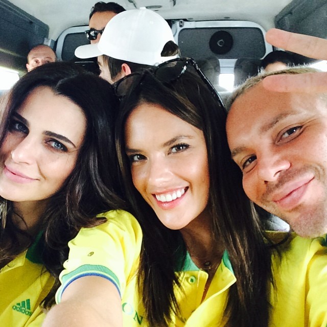 Thẫn thờ với các mỹ nhân cổ vũ World Cup - ảnh 7