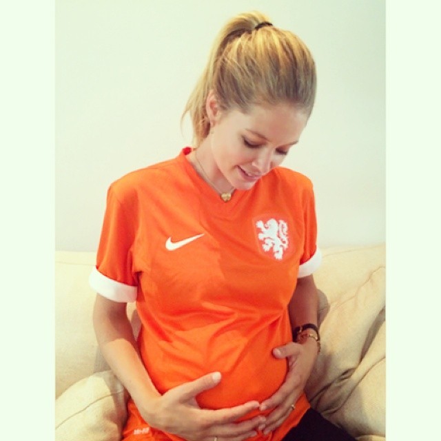 Thẫn thờ với các mỹ nhân cổ vũ World Cup - ảnh 4