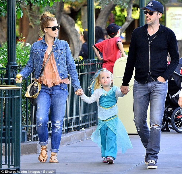 Amy Adams gây bất ngờ với hình ảnh quyến rũ lạ thường - ảnh 5