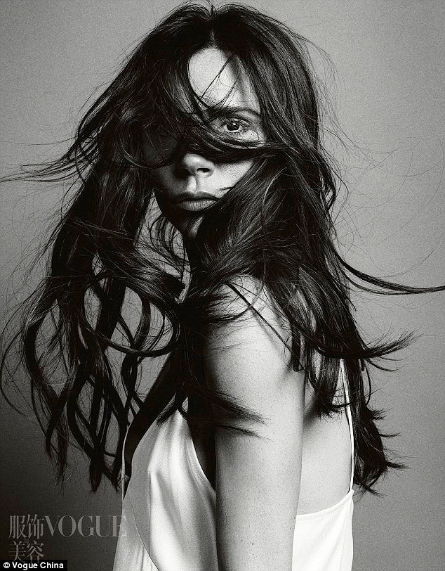 Dân mạng tranh cãi về bức ảnh kỳ lạ của Victoria Beckham - ảnh 7