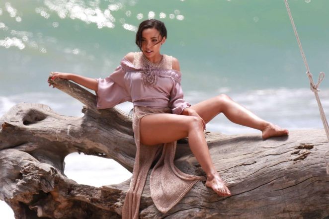 Bạn gái mới của DJ Calvin Harris siêu quyến rũ trong clip ca nhạc - ảnh 1