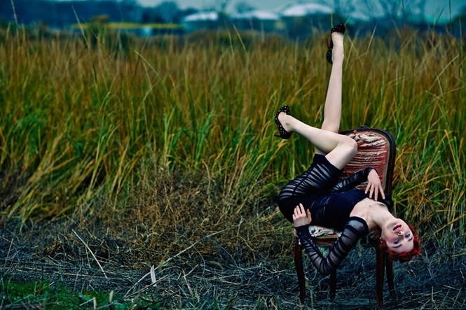 Vogue, chân dài - ảnh 9