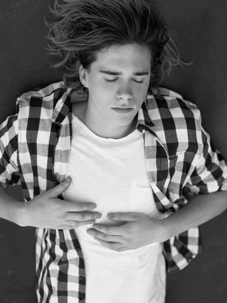 David Beckham, Victoria Beckham, Brooklyn Beckham, Chloe Moretz, bạn gái - ảnh 10
