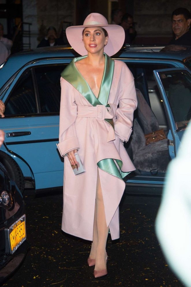 nhạc,xuất hiện,công chúng,nữ ca sĩ,Lady Gaga,photo, nữ ca sĩ quái tính, Joanne, crop top, Bad Romance, chiều cao khiêm tốn - ảnh 3