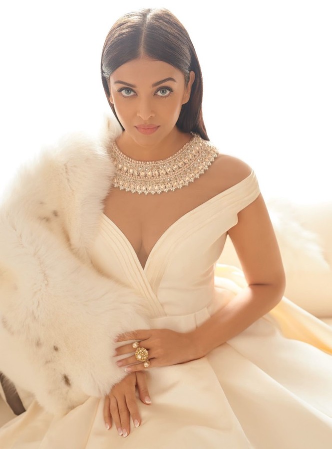người đẹp,Miss World,quyến rũ,tạp chí,bộ ảnh,chiêm ngưỡng,trang sức,nhiếp ảnh gia, Manish Malhotra, Aishwarya Rai, Harper’s Bazaar India, Birdhichand Ghanshyamdas, mỹ nhân Ấn Độ, nhan sắc vượt thời gian - ảnh 4