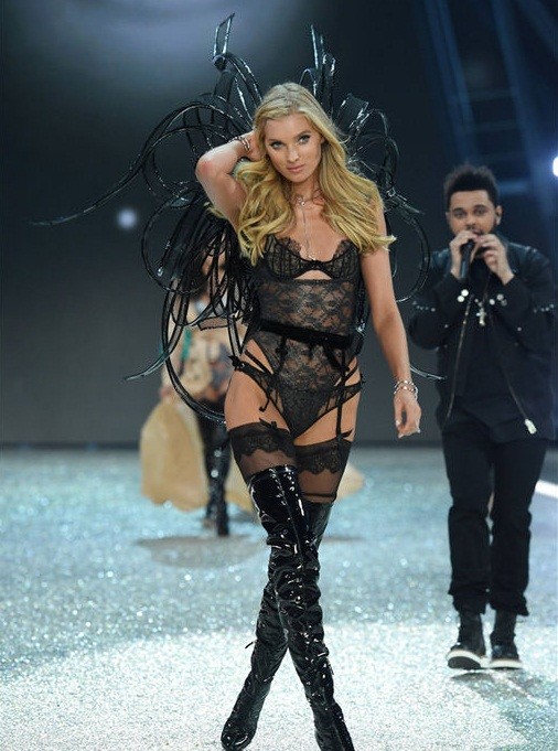 siêu mẫu,người mẫu,người đẹp,trang phục,quyến rũ,Victoria’s Secret,phong cách,tạp chí,catwalk,nước hoa Bombshell,show,Giáng Sinh,gợi cảm,Lily Aldridge,thiên thần nội y, Taylor Hill - ảnh 21