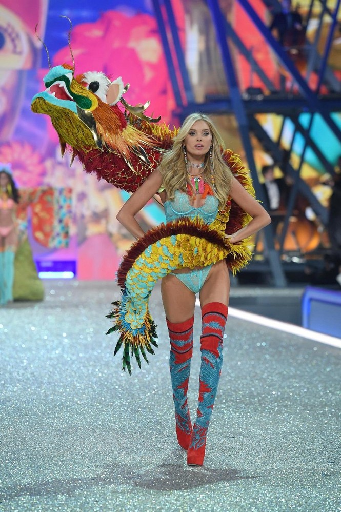 siêu mẫu,người mẫu,người đẹp,trang phục,quyến rũ,Victoria’s Secret,phong cách,tạp chí,catwalk,nước hoa Bombshell,show,Giáng Sinh,gợi cảm,Lily Aldridge,thiên thần nội y, Taylor Hill - ảnh 20