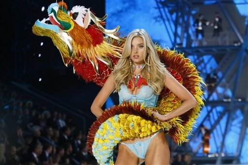 siêu mẫu,người mẫu,người đẹp,trang phục,quyến rũ,Victoria’s Secret,phong cách,tạp chí,catwalk,nước hoa Bombshell,show,Giáng Sinh,gợi cảm,Lily Aldridge,thiên thần nội y, Taylor Hill - ảnh 18