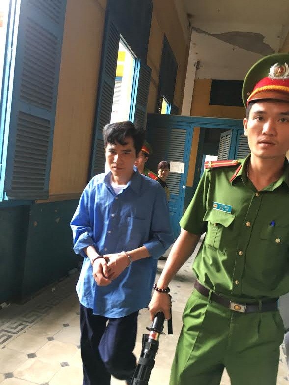 Nam thanh niên mang xăng đốt nhà người yêu vì bị phụ tình - ảnh 1