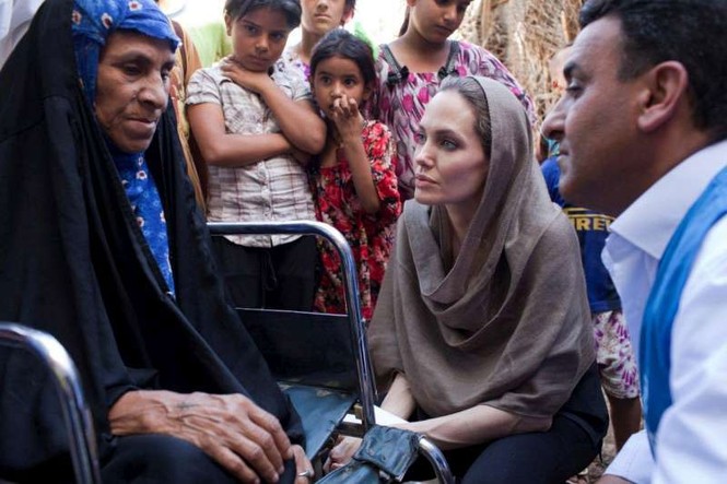 Angelina Jolie làm giáo sư thỉnh giảng tại trường Kinh tế London - ảnh 11