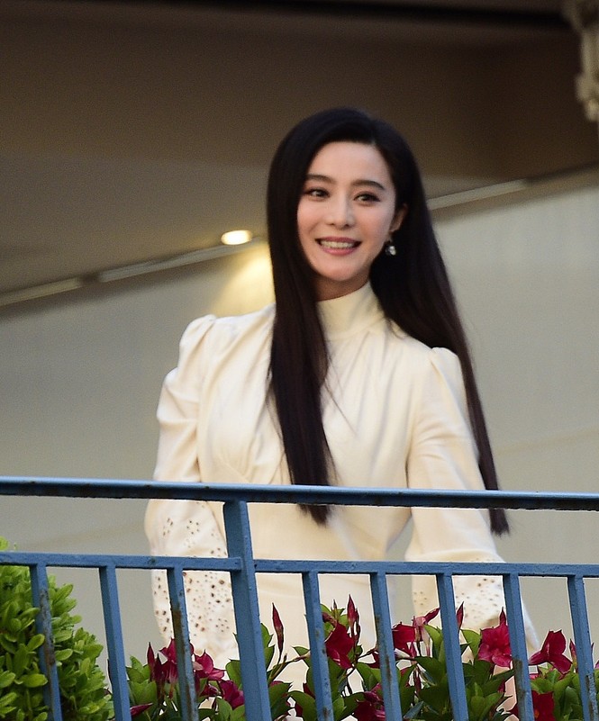 Phạm Băng Băng duyên dáng làm giám khảo tại Cannes 2017 - ảnh 4
