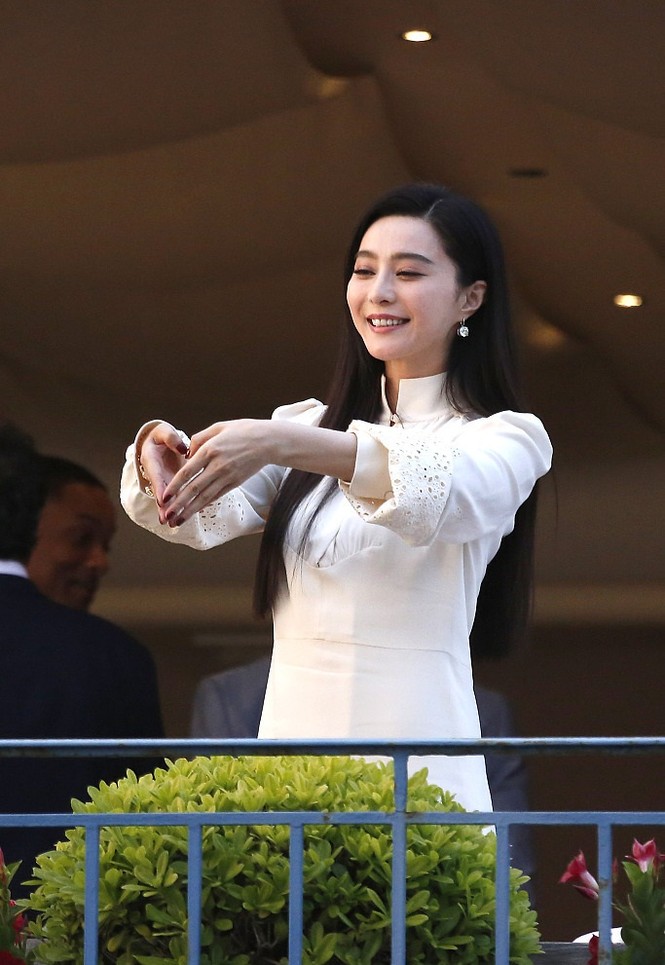 Phạm Băng Băng duyên dáng làm giám khảo tại Cannes 2017 - ảnh 6