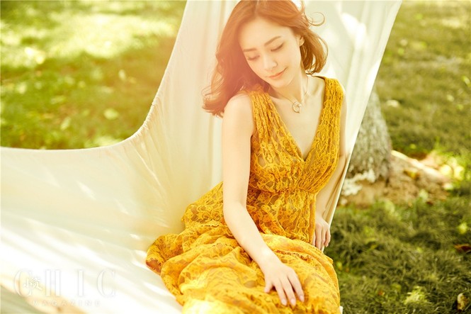 Gần 10 năm sau scandal ảnh nóng, Chung Hân Đồng giờ ra sao? - ảnh 1