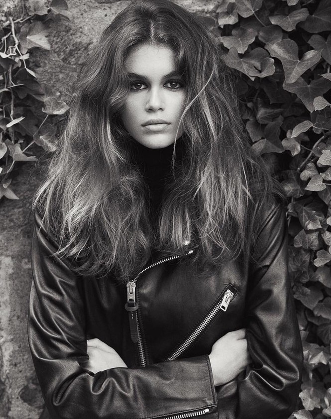 Con gái Cindy Crawford đẹp xuất thần trong lần đầu catwalk - ảnh 24