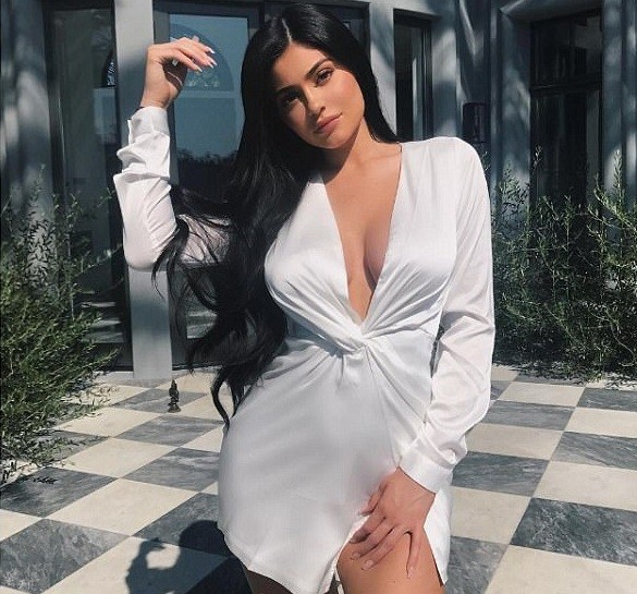 Em gái Kim Kardashian sắp làm mẹ ở tuổi 20 - ảnh 3