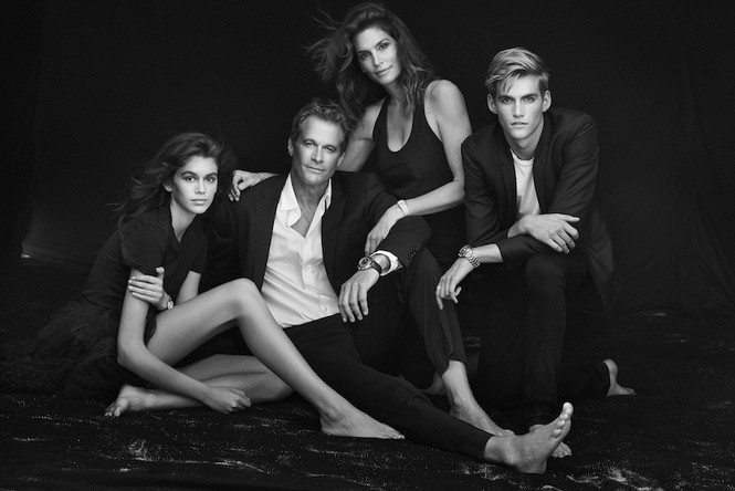 Con gái 16 tuổi của Cindy Crawford khoe dáng 'sếu vườn' - ảnh 6