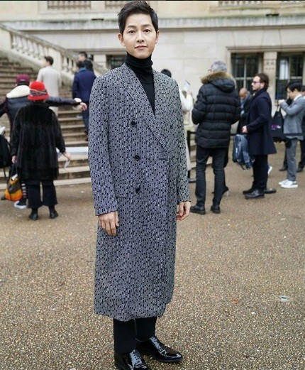 Song Joong Ki quá đẹp trai, cùng vợ Song Hye Kyo đến Pháp xem thời trang - ảnh 12