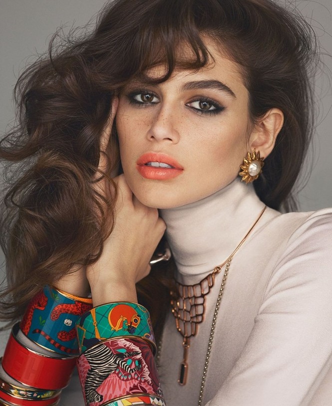 Con gái Cindy Crawford: Đóa hồng 16 tuổi quyến rũ ngỡ ngàng - ảnh 1