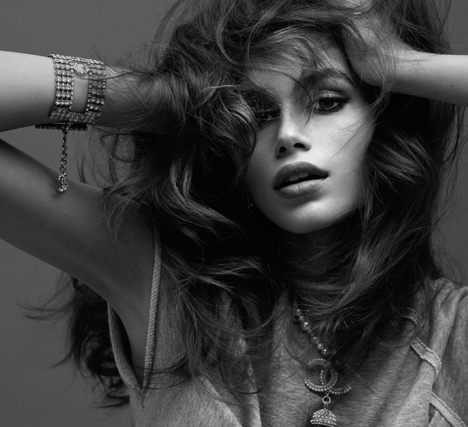Con gái Cindy Crawford: Đóa hồng 16 tuổi quyến rũ ngỡ ngàng - ảnh 8