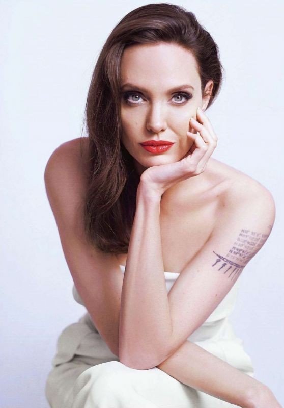 Angelina Jolie quyến rũ - ảnh 1