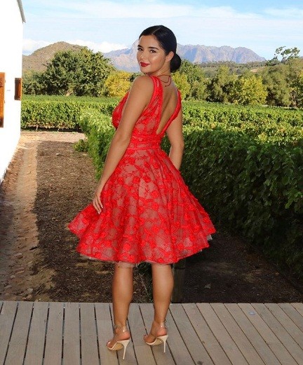 Demi Rose thân hình đồng hồ cát - ảnh 8