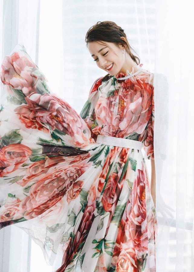 Địch Lệ Nhiệt Ba - ảnh 2