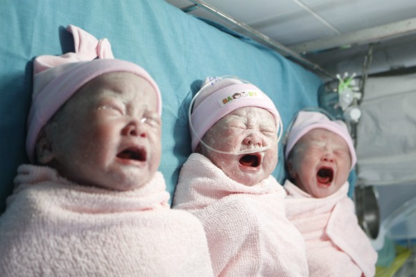Sản phụ sinh ba bé gái - ảnh 1