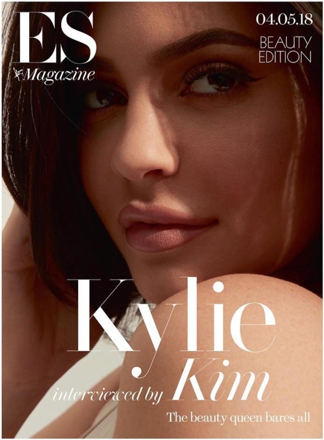 Kylie Jenner dáng đồng hồ cát - ảnh 1