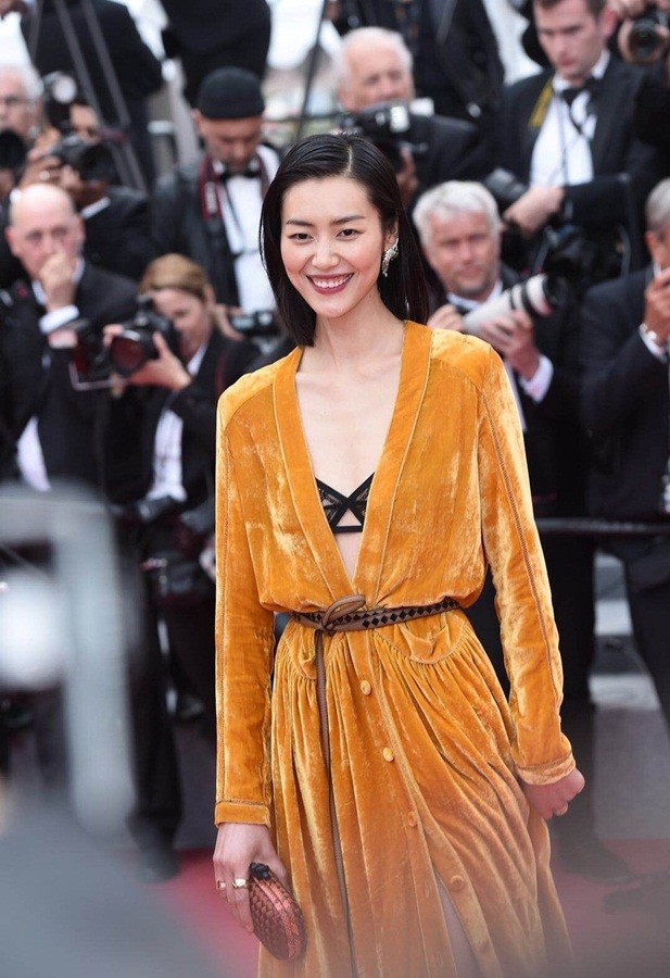 Liu Wen vòng 1 lép trên thảm đỏ Cannes - ảnh 8