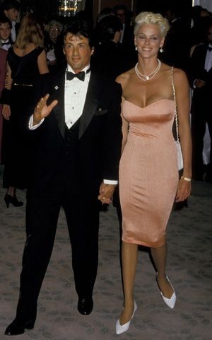 Vợ cũ ‘người hùng cơ bắp’ Sylvester Stallone mang bầu ở tuổi 54 - ảnh 11