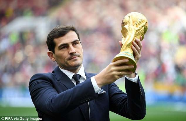 Tiết lộ về 'bóng hồng' Nga mở khóa vali đựng cúp vàng World Cup - ảnh 13