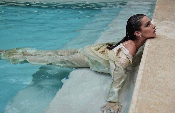 Bella Hadid eo thon, ba vòng như ‘thần Vệ Nữ’ - ảnh 9
