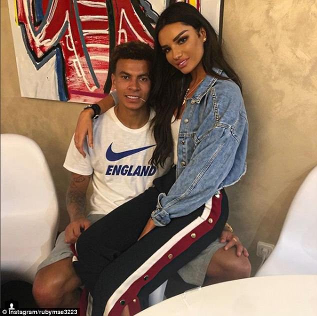 Mê đắm sắc vóc Ruby Mae - cô bồ nóng bỏng của tiền vệ Dele Alli - ảnh 5