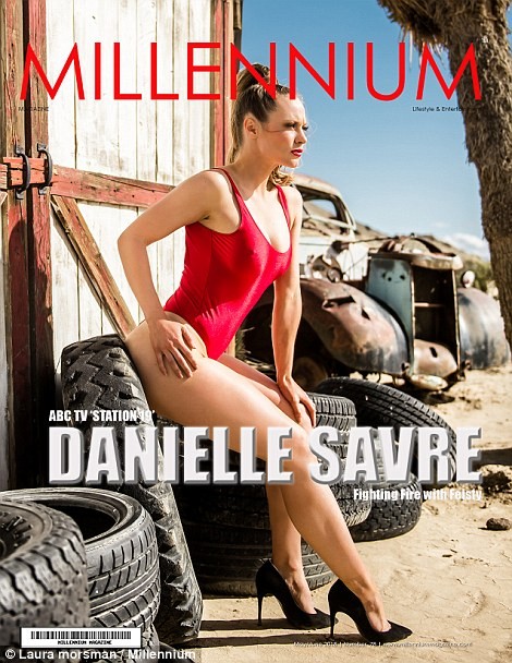 Sao truyền hình Mỹ Danielle Savre diện áo tắm giữa hoang mạc - ảnh 4