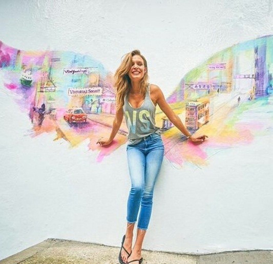 Thiên thần nội y Martha Hunt-Josephine Skriver khoe sắc ở Hồng Kông - ảnh 15