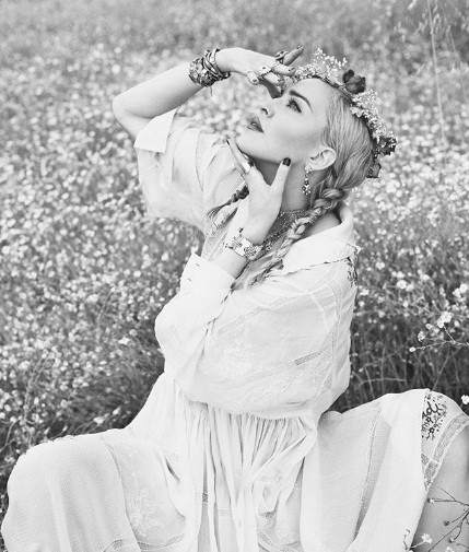 Madonna sắp 60 tuổi vẫn trẻ đẹp gợi tình - ảnh 4