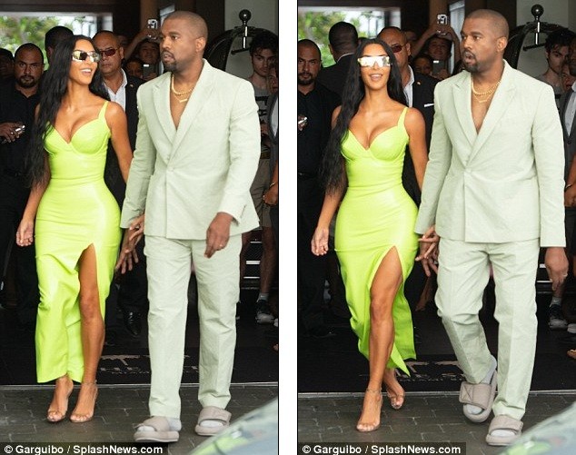 Kim Kardashian siêu quyến rũ sánh đôi chồng dự tiệc cưới ở Miami - ảnh 8