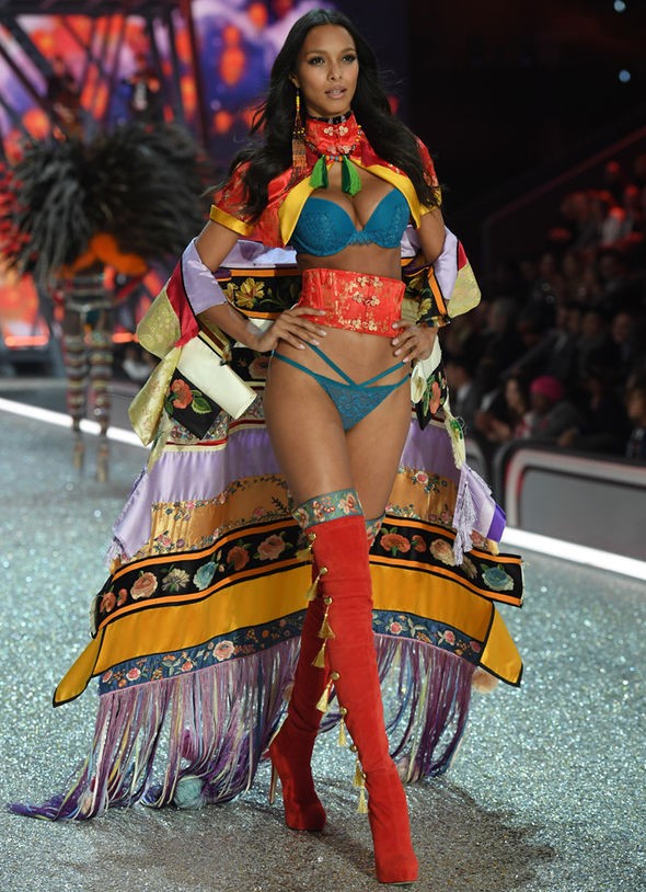 ‘Chân dài’ cao 1m84 Lais Ribeiro thả dáng thiên thần ở Mexico - ảnh 6