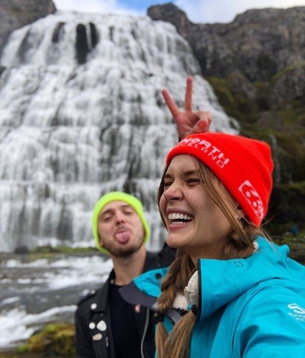 Thiên thần nội y mặc áo tắm du ngoạn ở vùng đất lạnh giá Iceland - ảnh 8