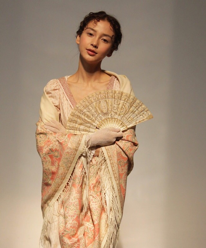 Chán làm búp bê công chúa, Angelababy hóa tiểu thư quý tộc xưa - ảnh 2