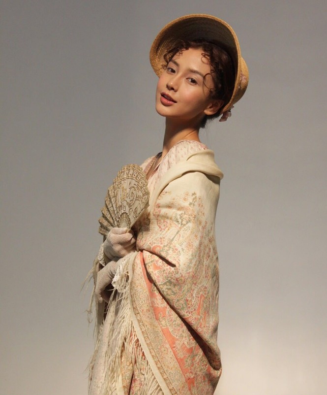 Chán làm búp bê công chúa, Angelababy hóa tiểu thư quý tộc xưa - ảnh 4